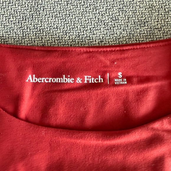 Abercrombie Soft Matte Seamless Tuckable Long-Sleeve Top - Picture 3 of 3